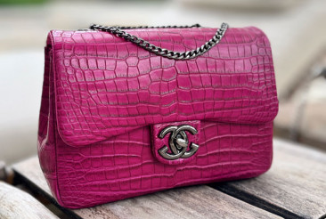 Crocodile Bag That Instantly Upgrades Your Outfit